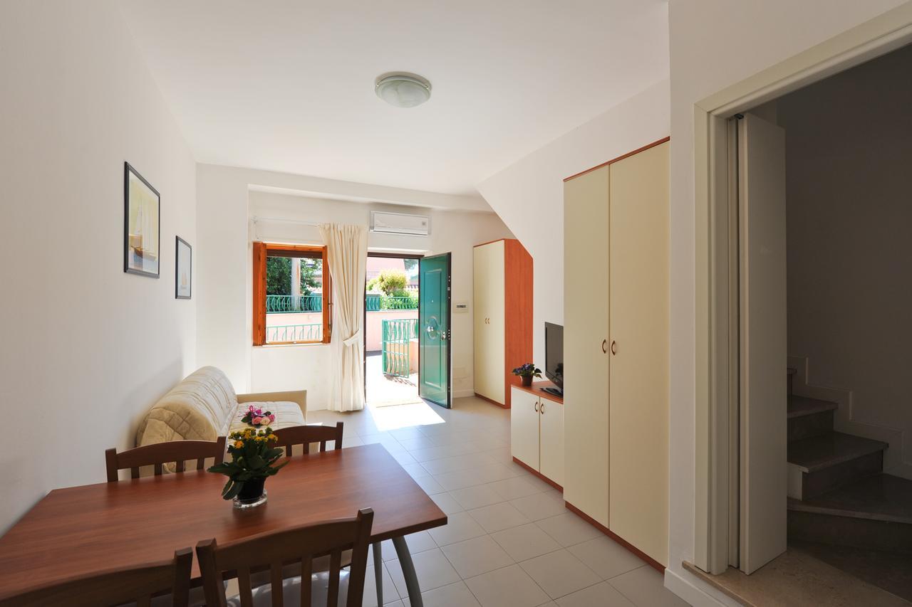 La Perla Del Tirreno Apartment Santa Severa Bagian luar foto